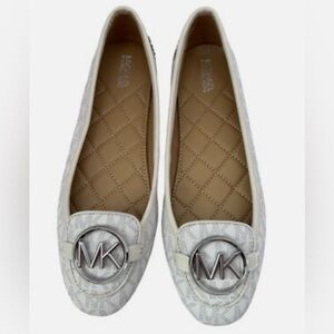 LIKE NEW Michael Kors Womens Lillie Flats Shoes Moccasins White Size 7.5